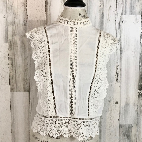 Forever 21 Tops - Lace top EUC